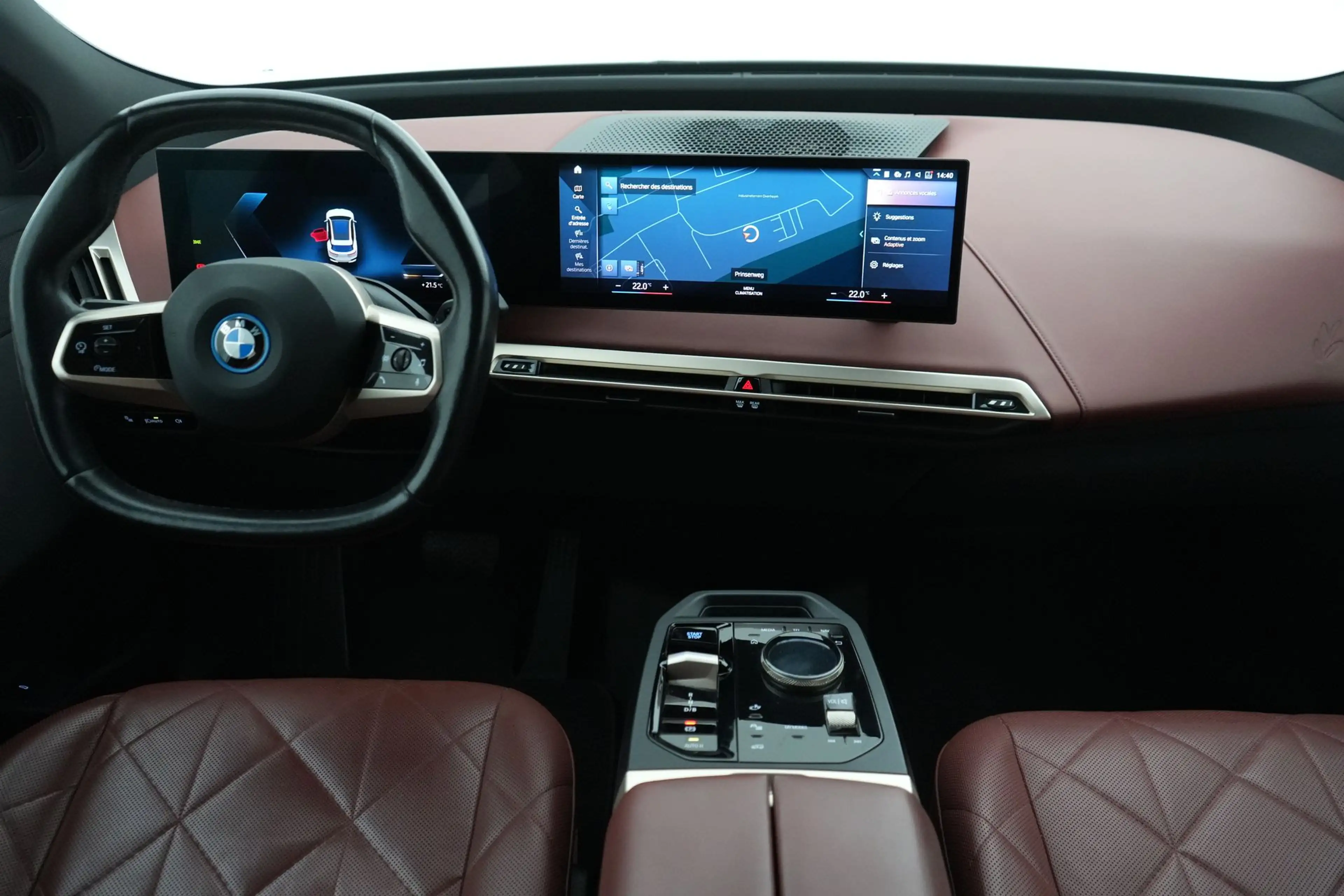 BMW iX 100 kWh xDrive50 Sport LEDER/CUIR LED GPS PDC 360° — photo 13