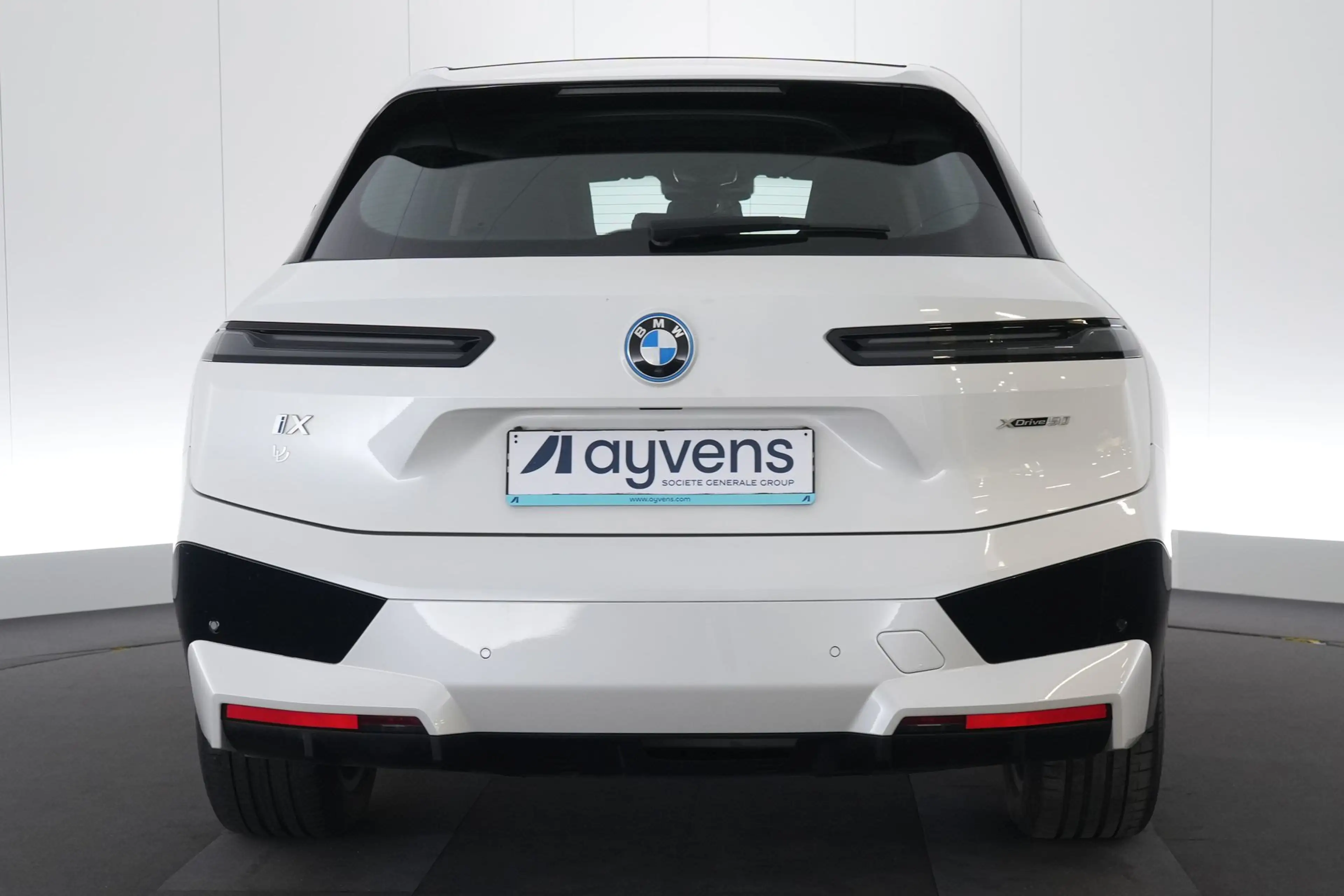 BMW iX 100 kWh xDrive50 Sport LEDER/CUIR LED GPS PDC 360° — photo 8
