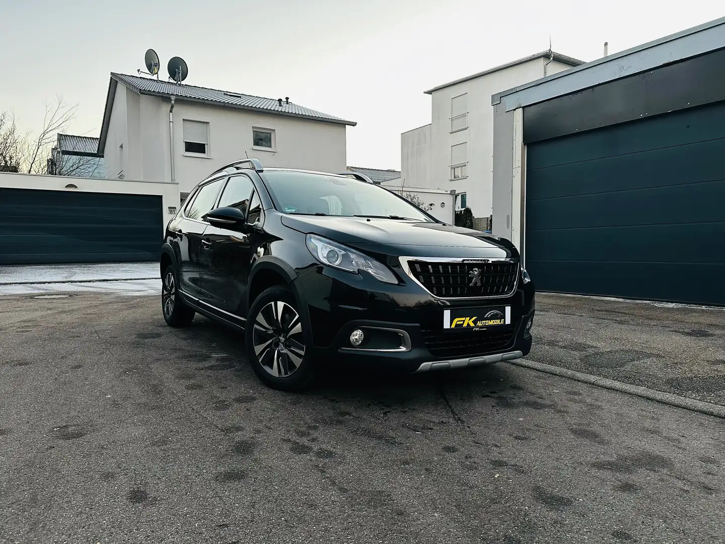 Peugeot 2008 2008 BlueHDi FAP 120 STOP Noir - 1