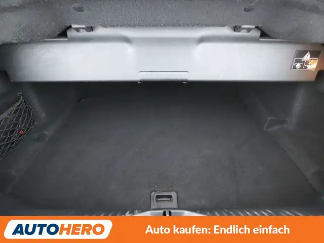 Mercedes-Benz C Class view 17