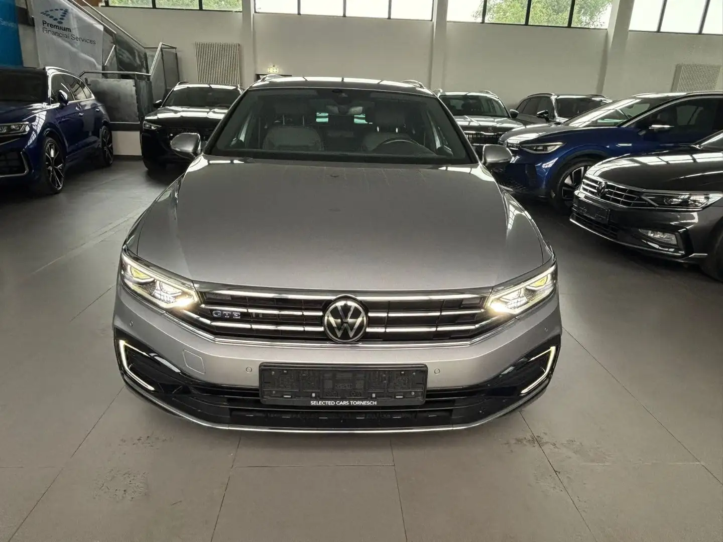 Volkswagen Passat Variant Passat 1.4 GTE DSG AID/MATRIX/AHK/STHZ/ALCANTARA Silber - 2