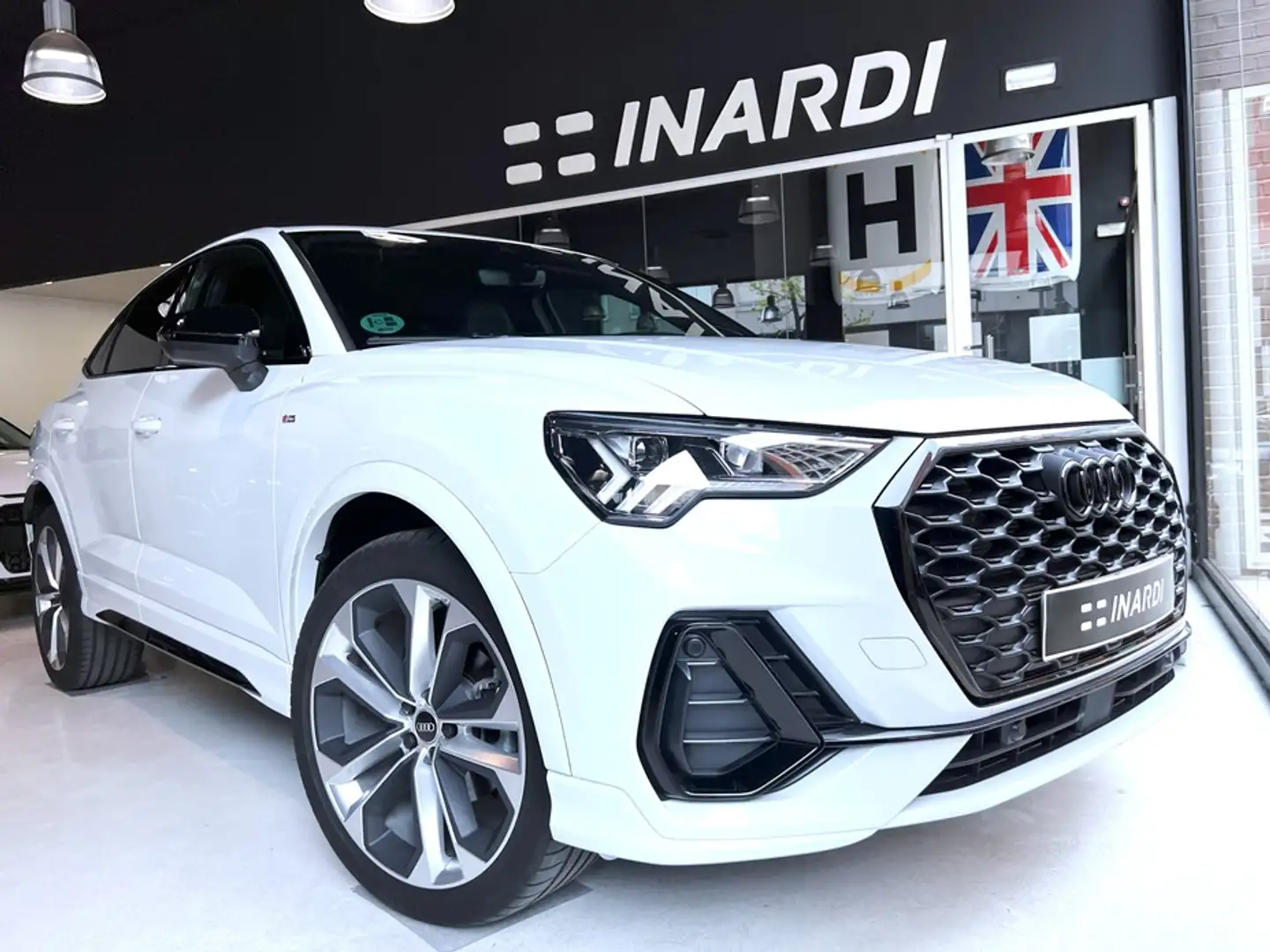 Audi Q3 Sportback 35 TFSI Black line S tronic Blanc - 2