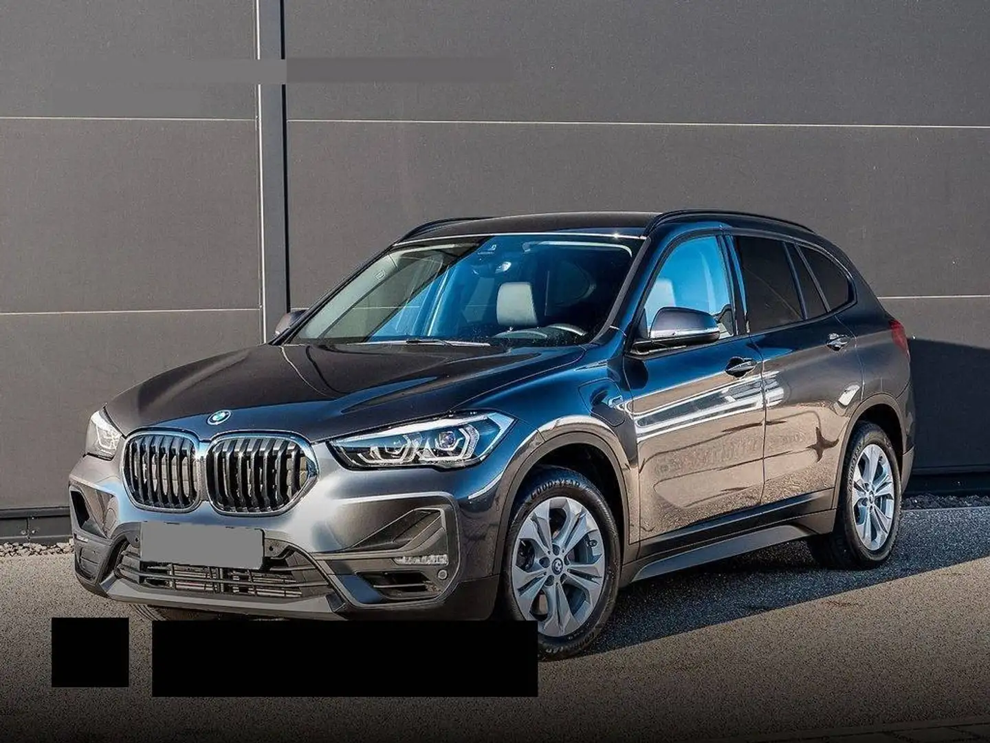 BMW X1 II (F48) xDrive25eA 220ch xLine 6cv Gris - 1