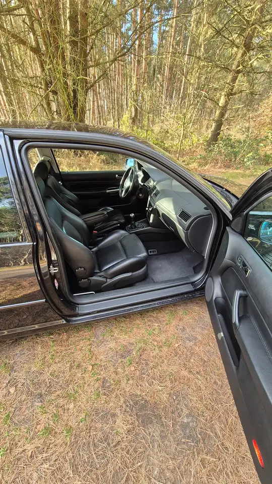 Volkswagen Golf 2.8 V6 4Motion, foto 3