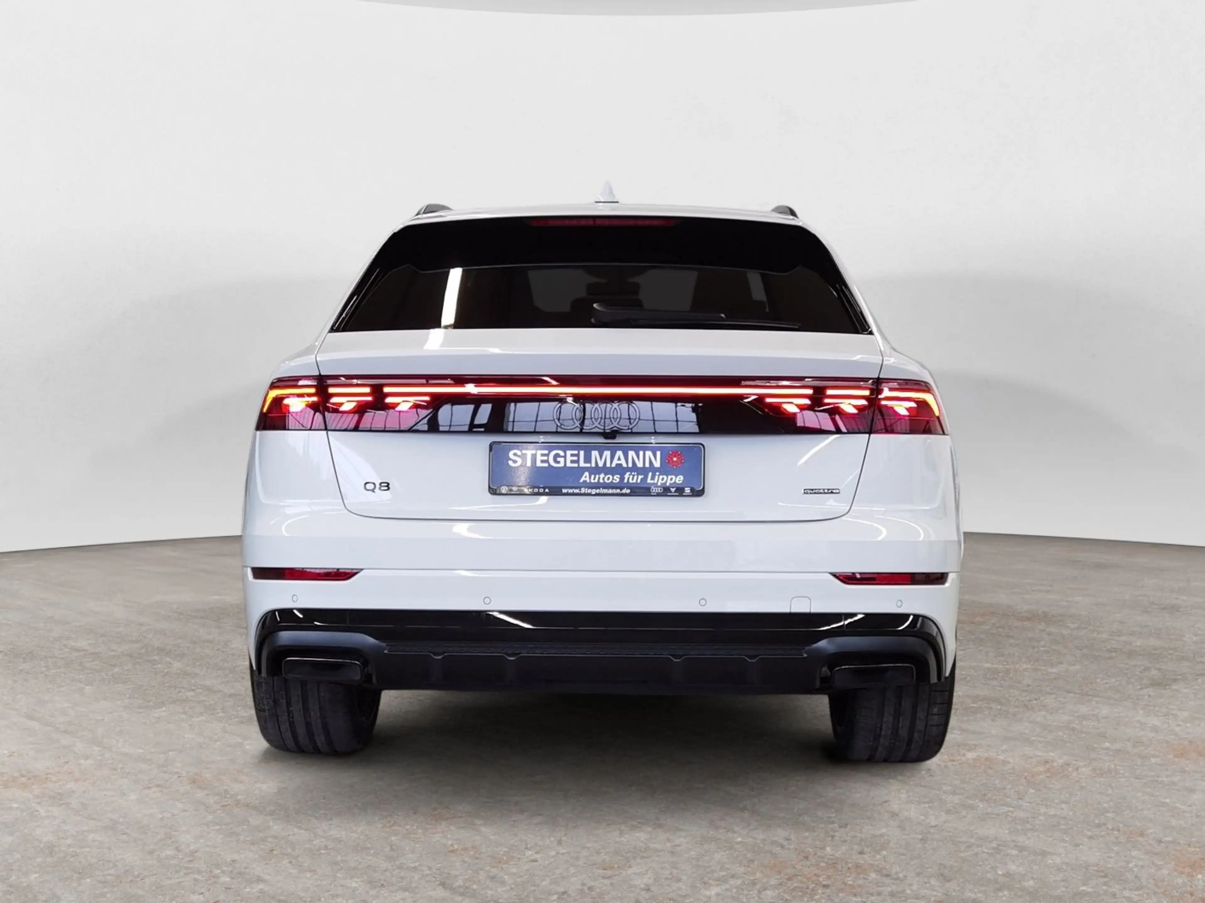 Audi Q8 SUV TFSI e quattro 360 kW tiptronic PANO OLED — photo 5