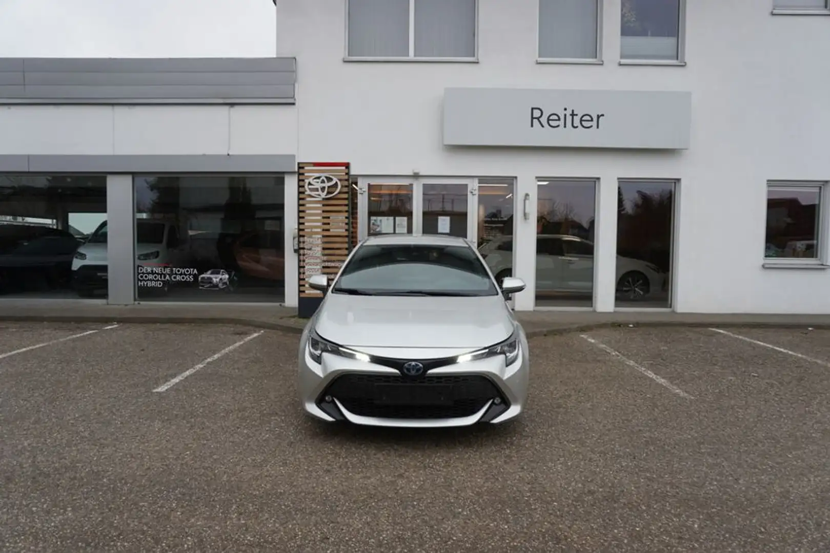 Toyota Corolla 1,8 Hybrid *LED*KAMERA* Silber - 1