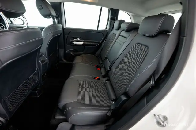 Mercedes-Benz GLB view 8