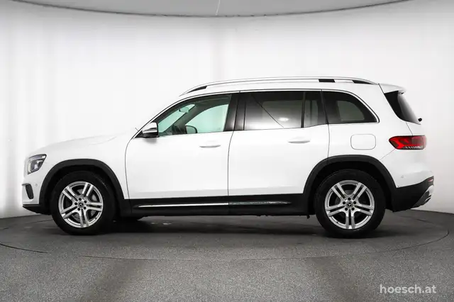 Mercedes-Benz GLB view 4