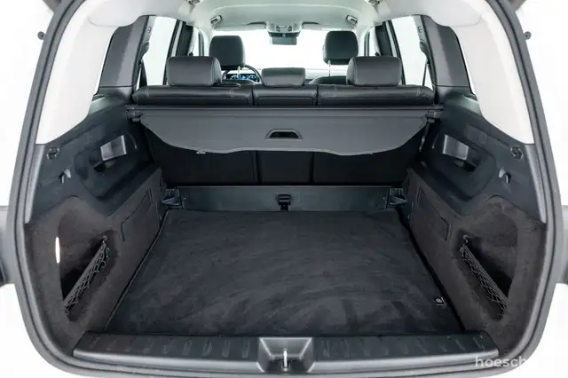 Mercedes-Benz GLB view 9