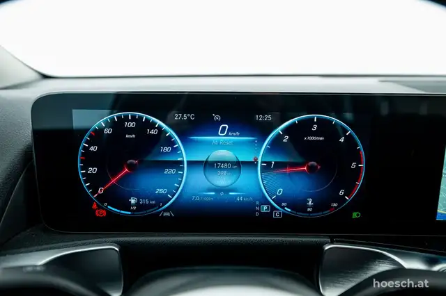Mercedes-Benz GLB view 14