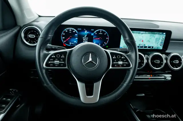 Mercedes-Benz GLB view 7