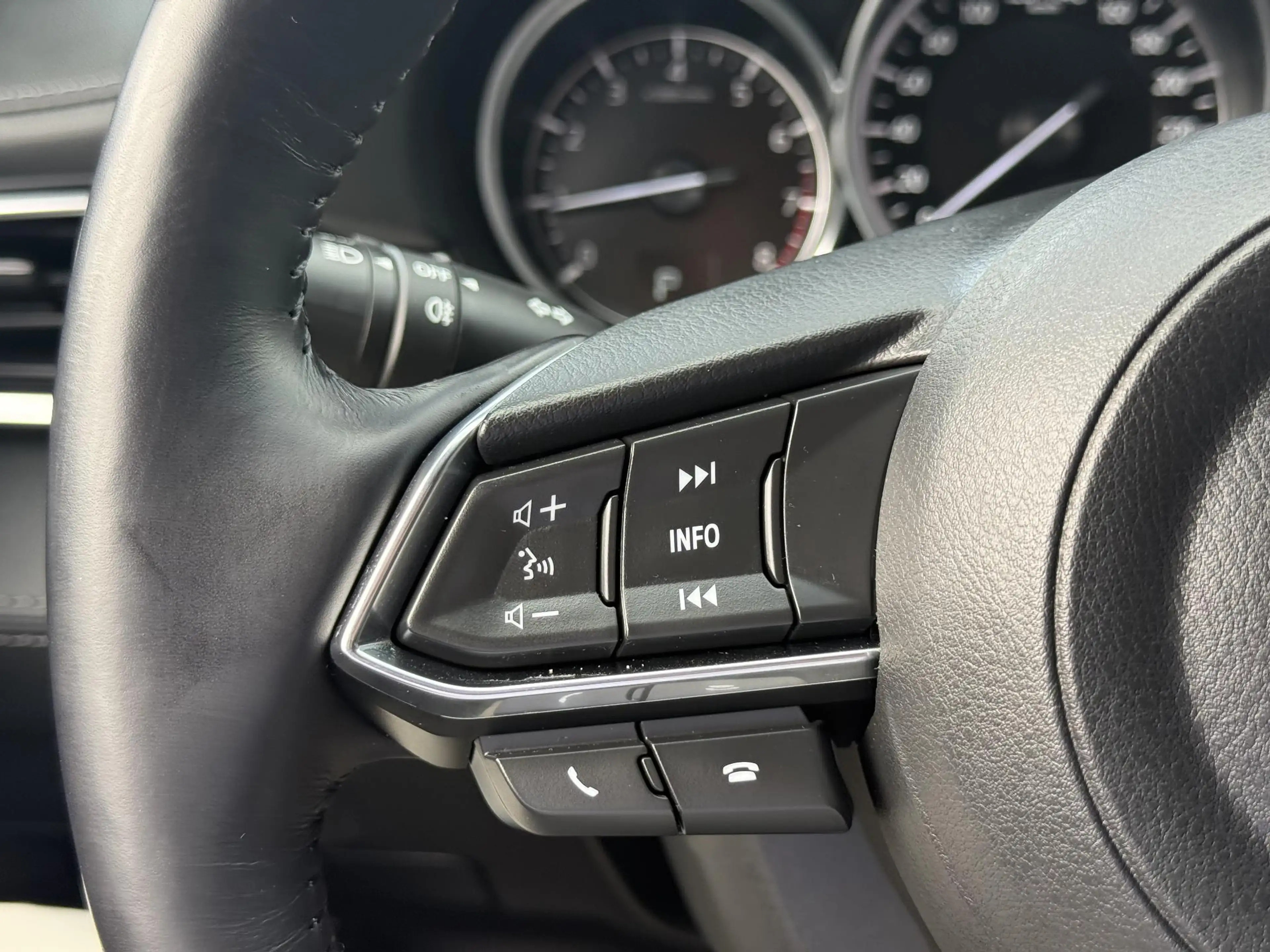 Mazda 6 Sportbreak 2.0 SkyActiv-G 165 Business Extra set v — photo 9