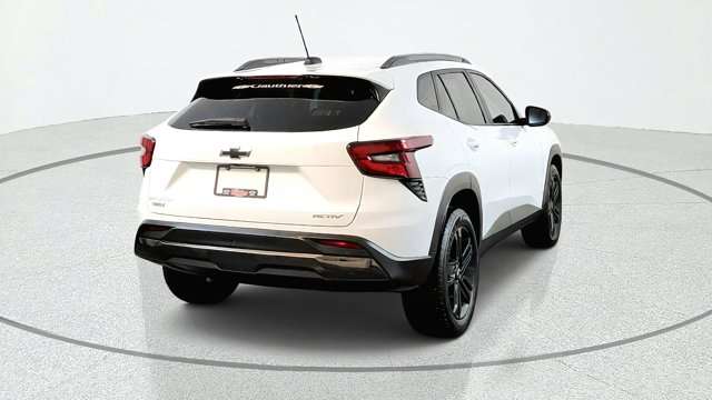 2025 Chevrolet Trax ACTIV, LOCAL TRADE, SMART SAFETY FEATURES — снимка 3