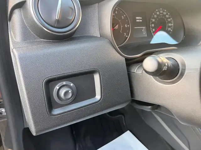 Dacia Duster view 14