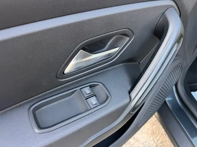 Dacia Duster view 13