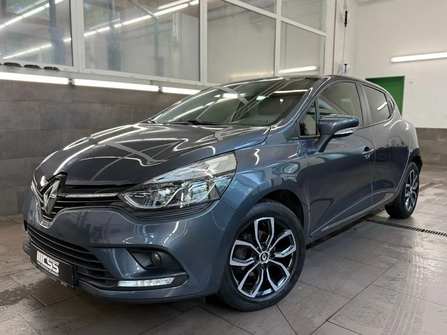 Renault Clio IV LED Navi Klima PDC Tempomat Alu 1. Hand Grau - 1
