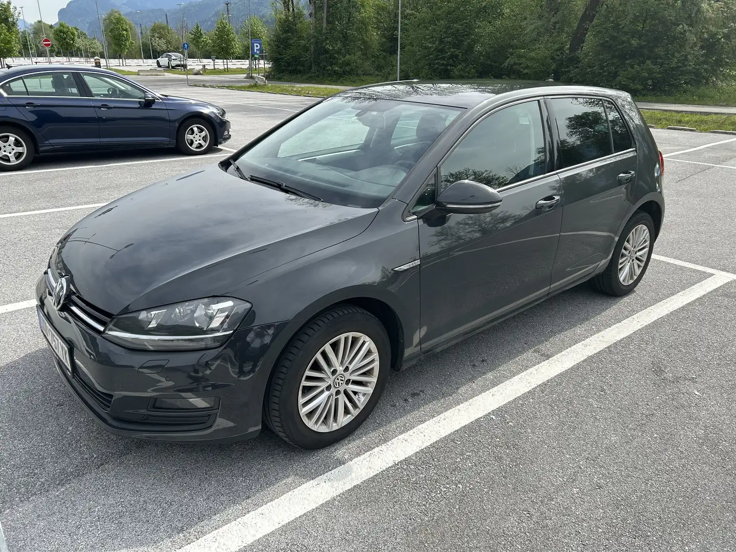Volkswagen Golf Comfortline 1,6 TDI DPF Grau - 1