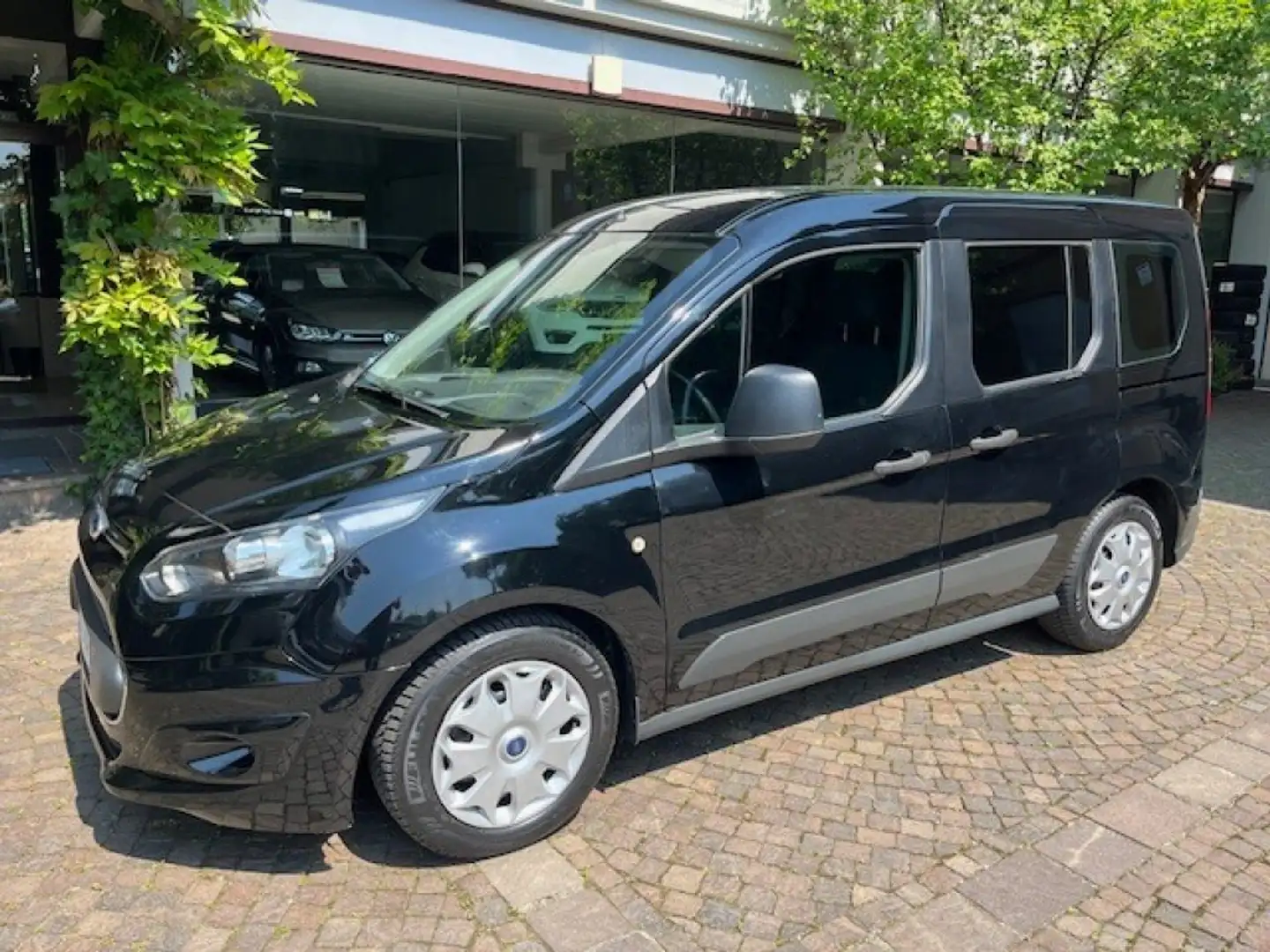 Ford Transit Connect 1.5 TDCi 5 POSTI Černá - 1