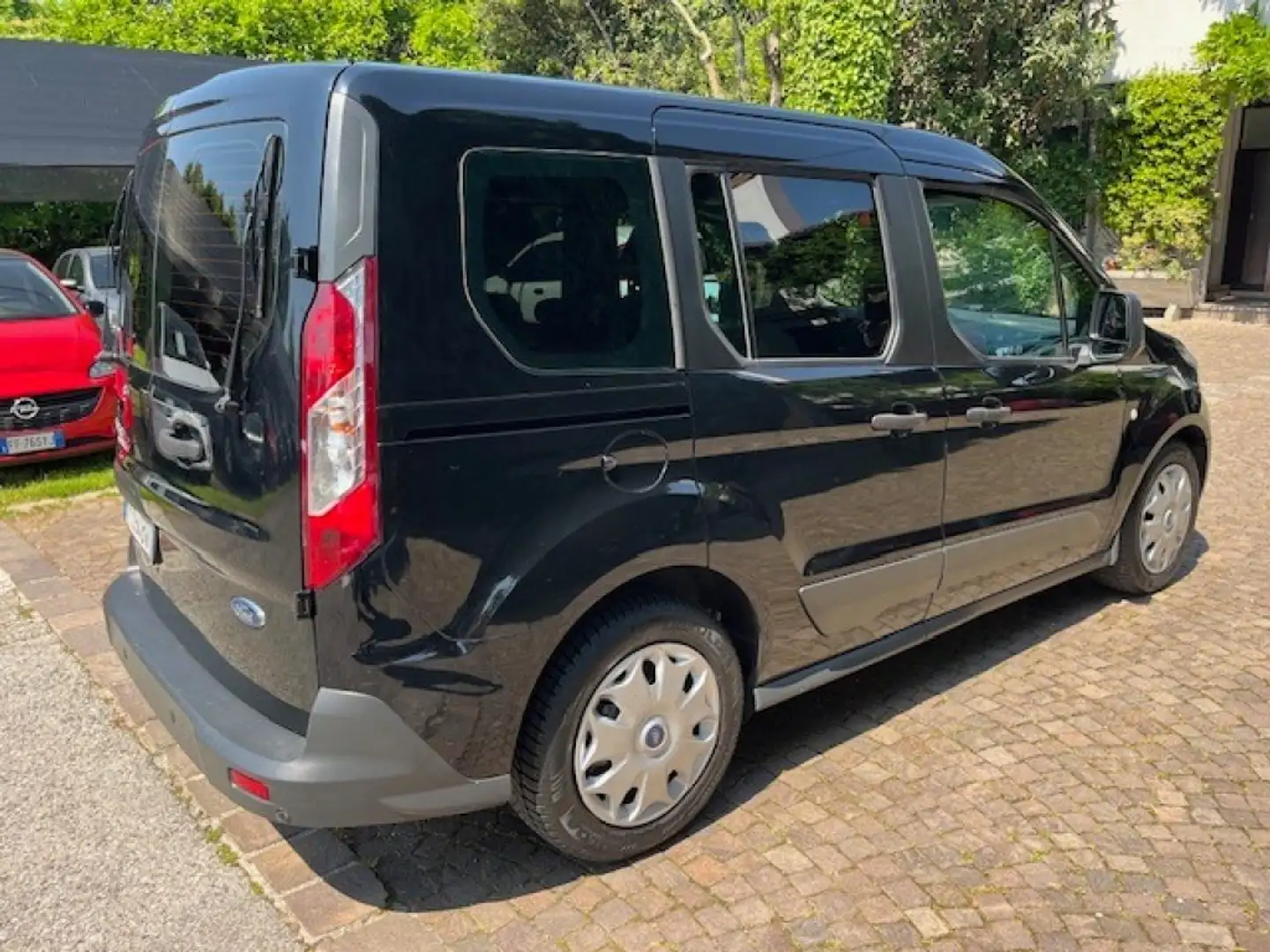 Ford Transit Connect 1.5 TDCi 5 POSTI Černá - 2