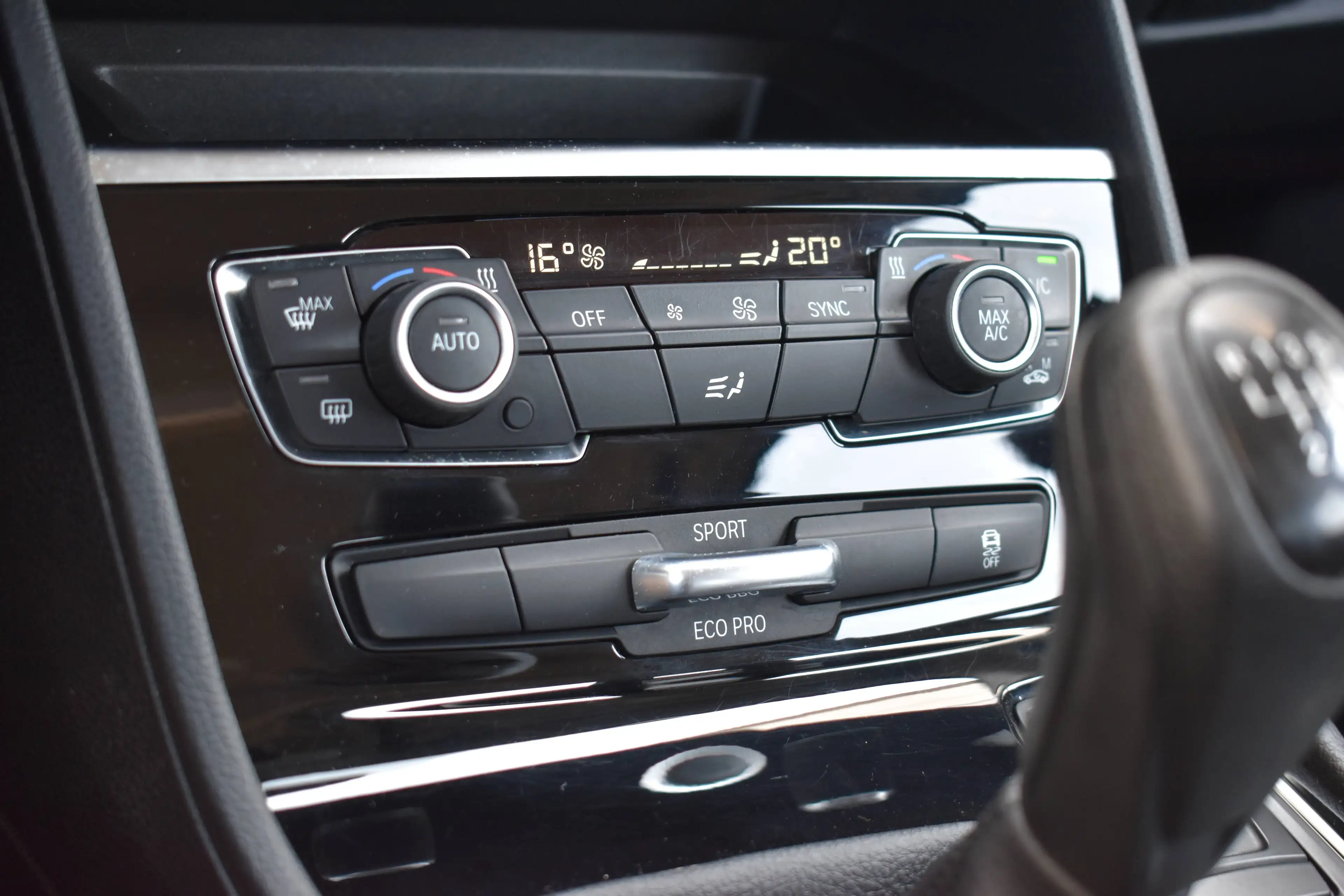 BMW 216 Active Tourer || Navi || 2-zone Airco || PDC || Cruise control — photo 11