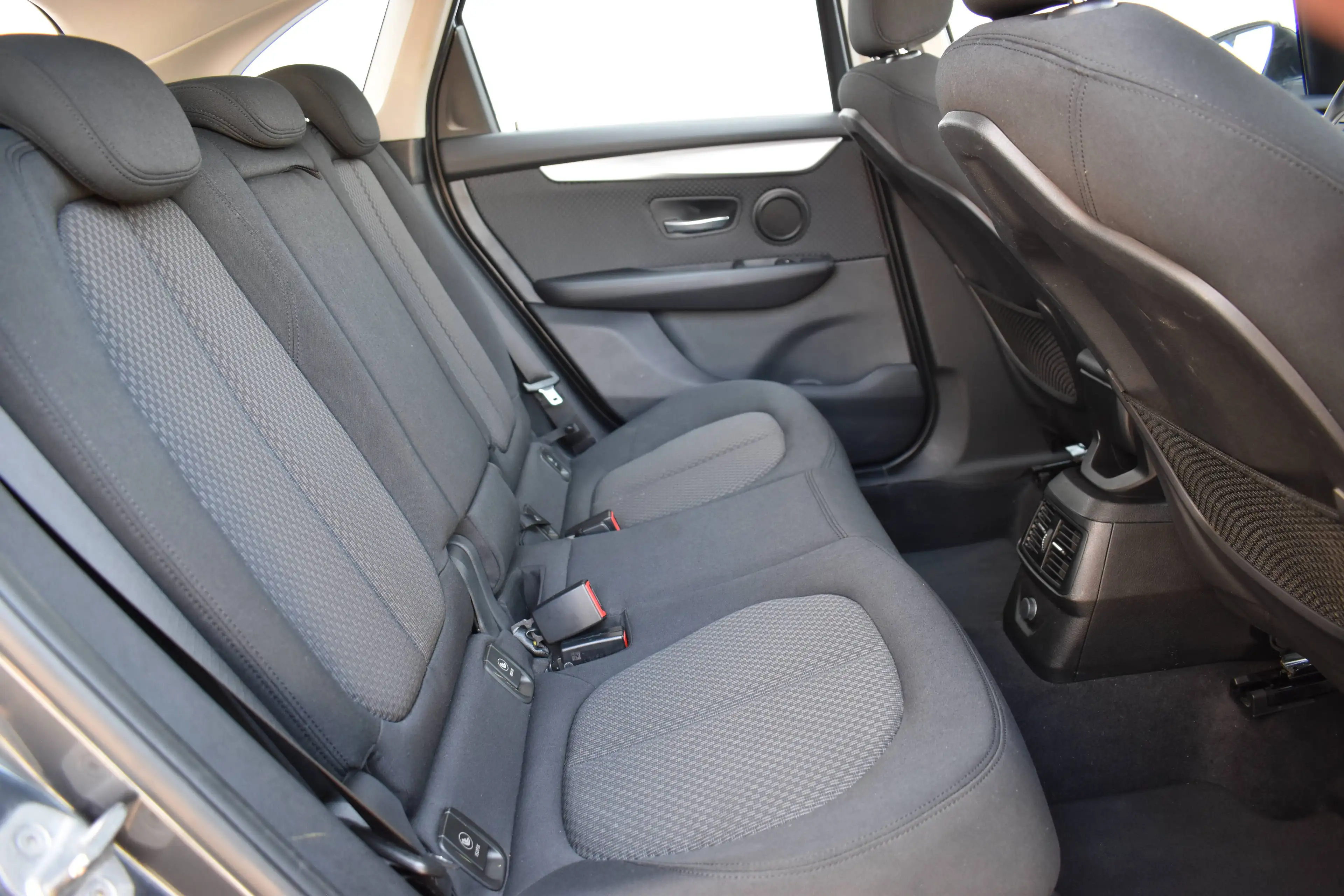 BMW 216 Active Tourer || Navi || 2-zone Airco || PDC || Cruise control — photo 6