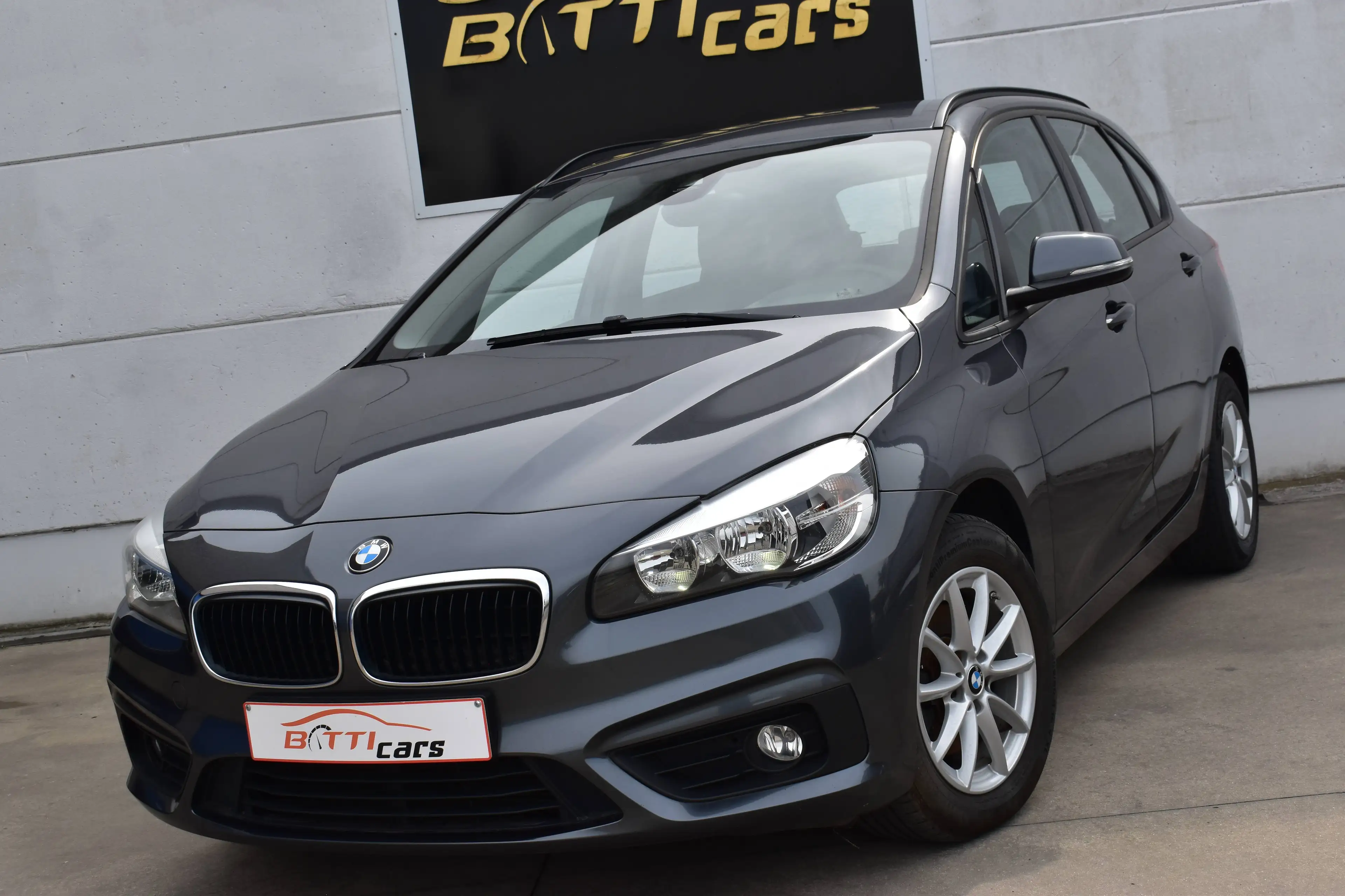 BMW 216 Active Tourer || Navi || 2-zone Airco || PDC || Cruise control