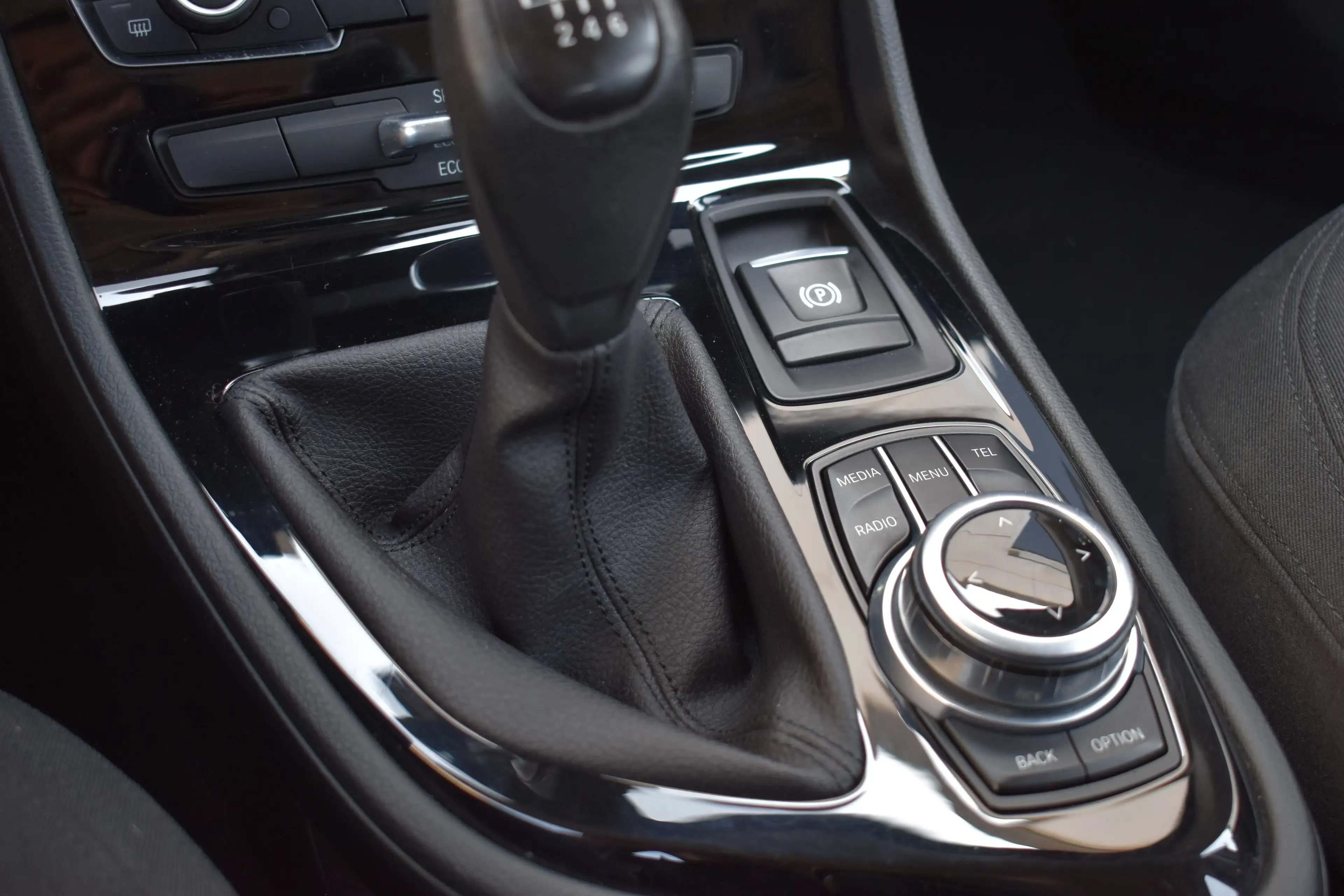 BMW 216 Active Tourer || Navi || 2-zone Airco || PDC || Cruise control — photo 12
