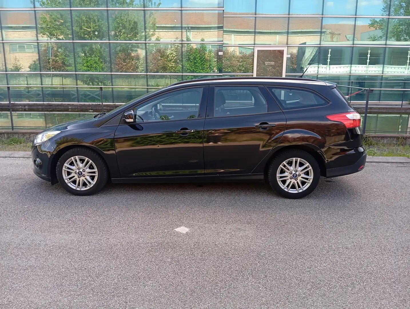 Ford Focus SW 1.6 tdci Individual 115 E 99 MESE Negro - 1