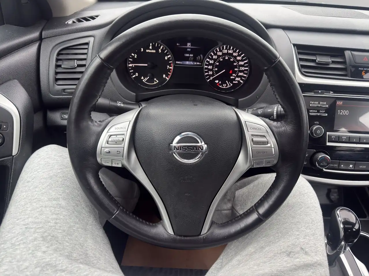 Nissan Altima снимка Nissan Altima