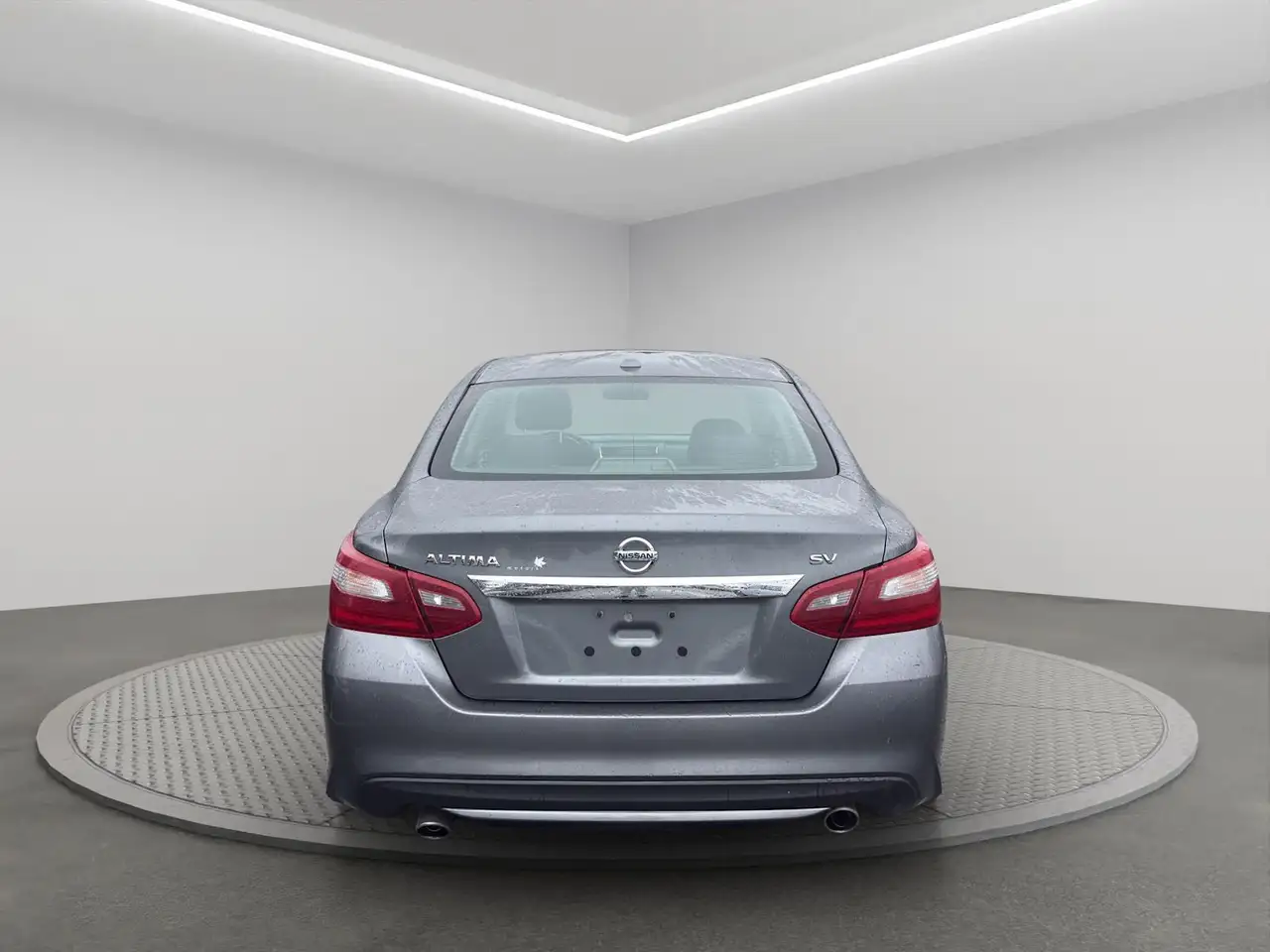 Nissan Altima снимка Nissan Altima