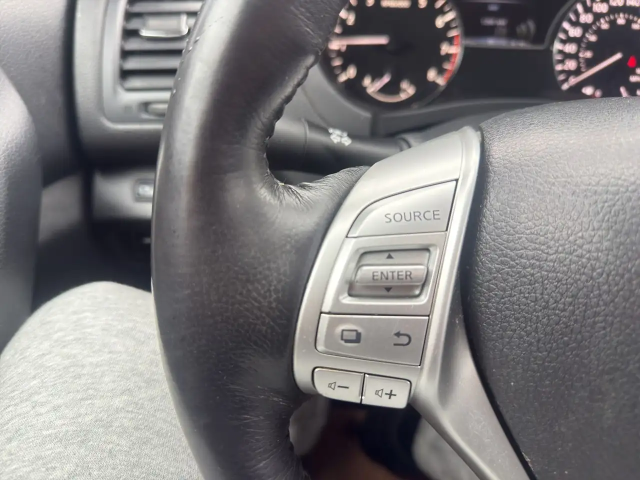 Nissan Altima снимка Nissan Altima