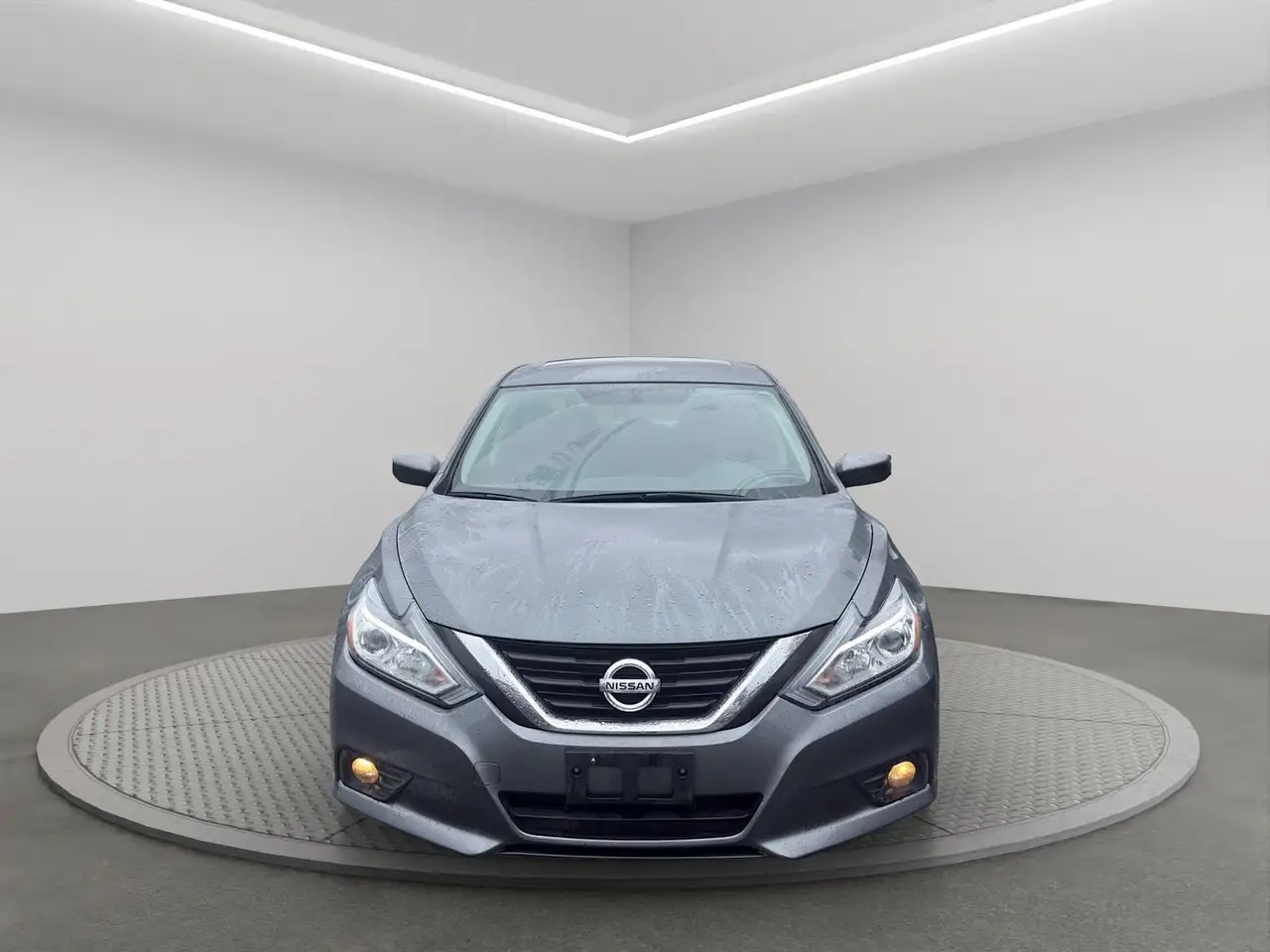 Nissan Altima снимка Nissan Altima
