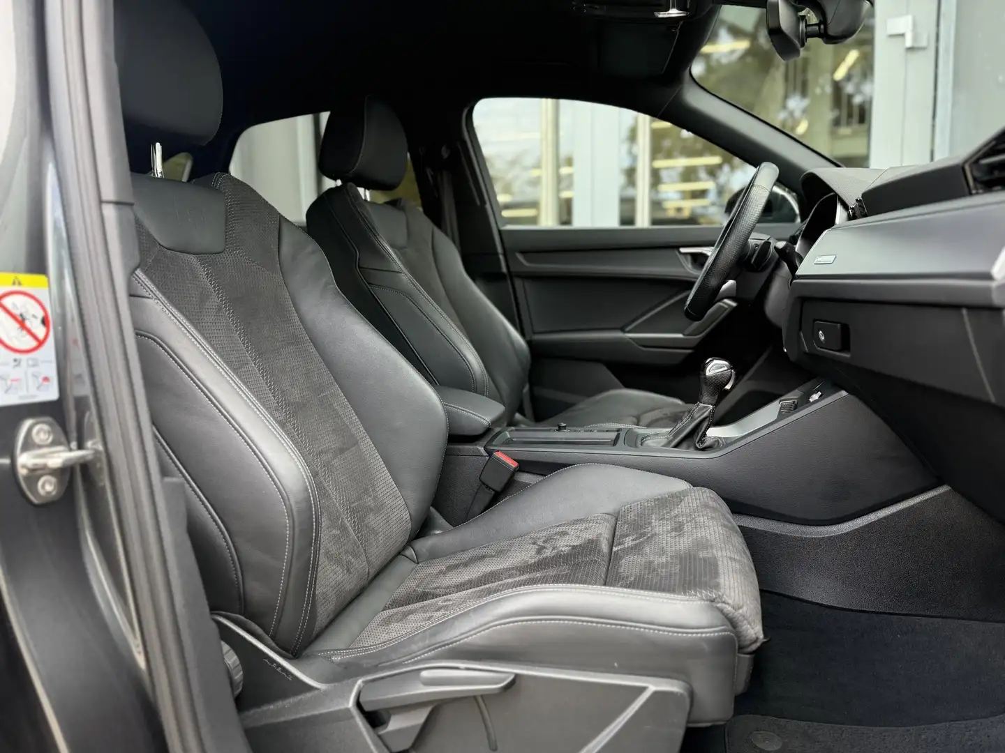 Audi Q3 Sportback 35 TFSI S Edition Daytona|Matrix Led|Sto Grijs - 2