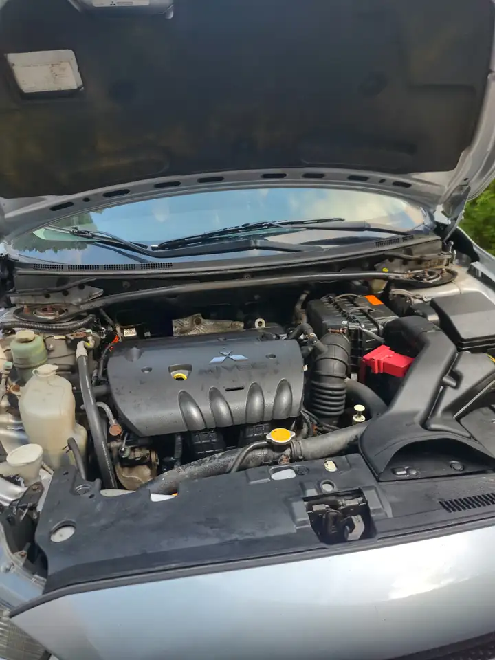 Mitsubishi Lancer снимка Mitsubishi Lancer