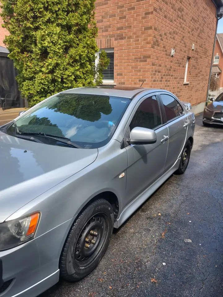 Mitsubishi Lancer снимка Mitsubishi Lancer