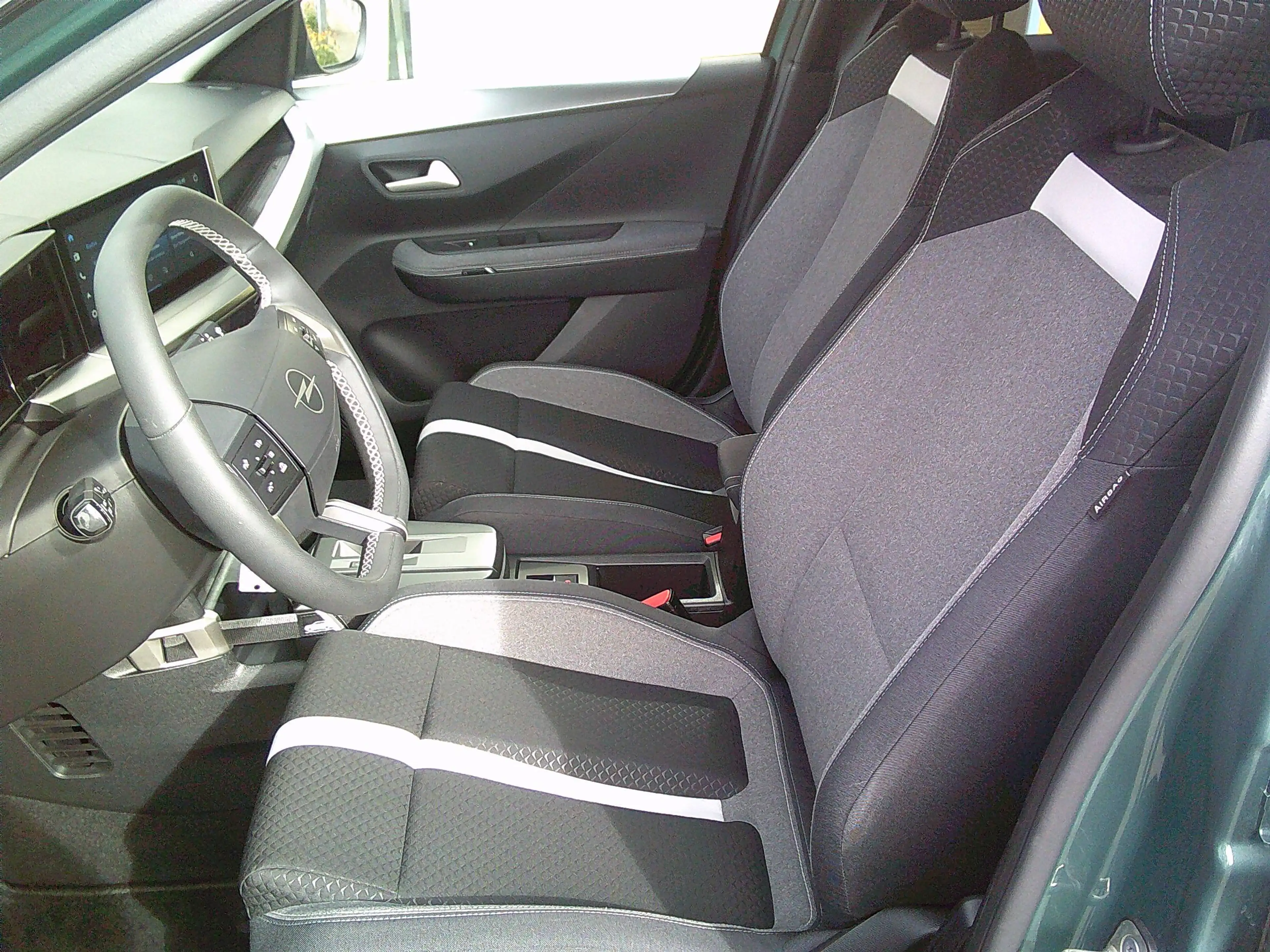 Opel Frontera Frontera 1.2Turbo Hybrid 48V GS — photo 15