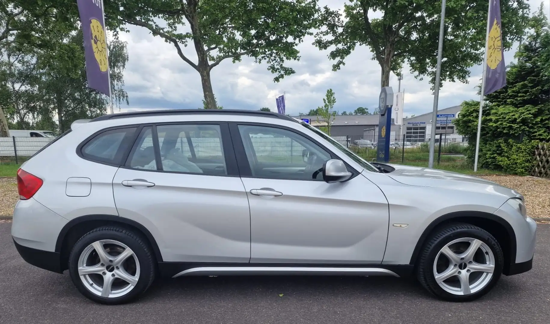 BMW X1 Baureihe X1 20 d xDrive Panorama Plateado - 2