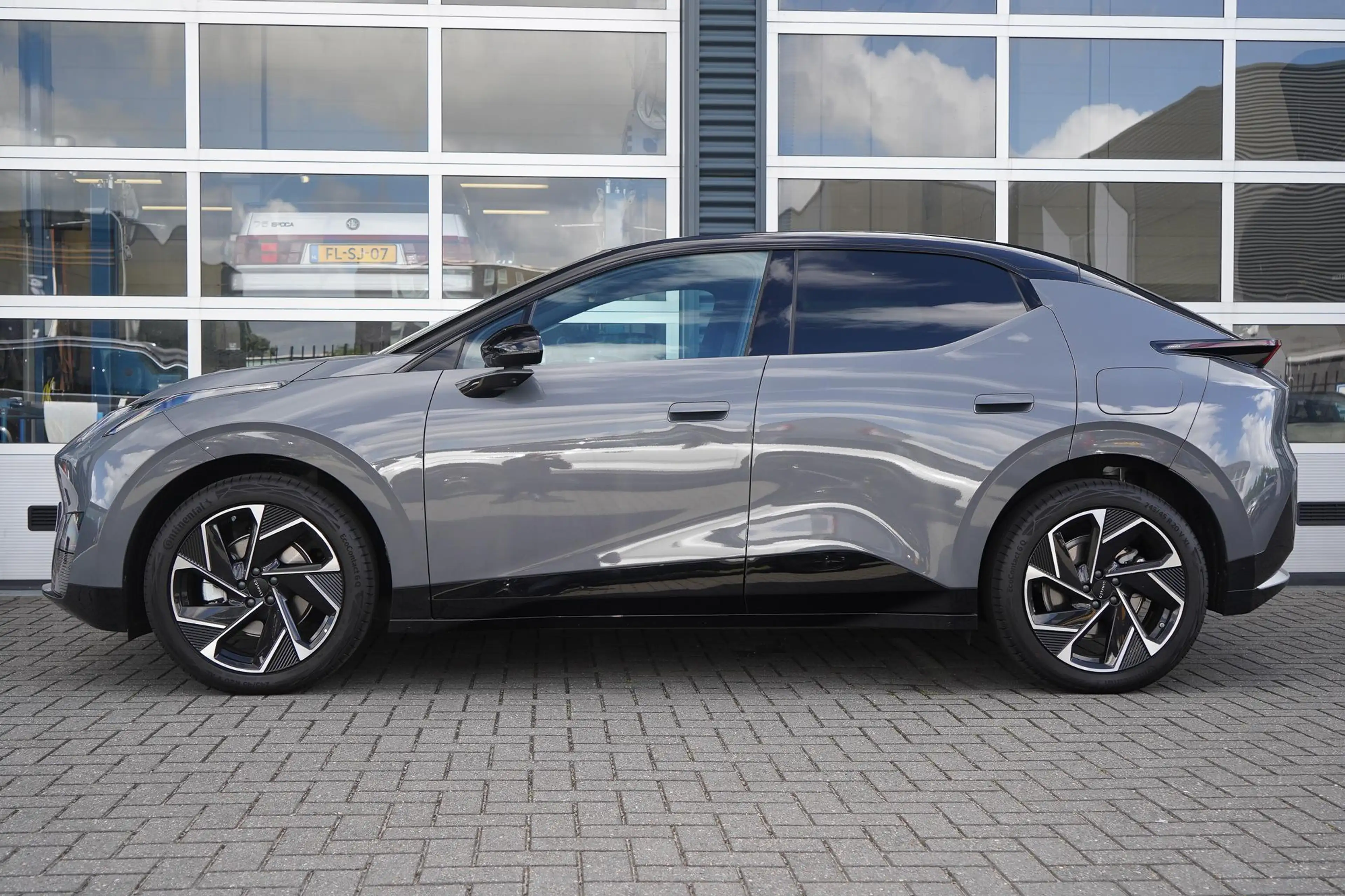 Lynk & Co 02 More 66 kWh | Stoel- stuurverwarming | 360° Camera — photo 3