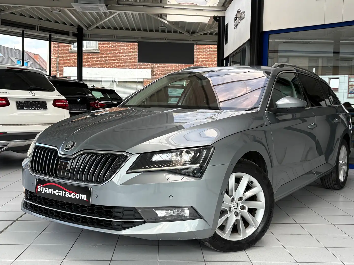 Skoda Superb 1.6 CR TDi *XENON*GPS*CAMERA*CARPLAY*JANTE* Gris - 1