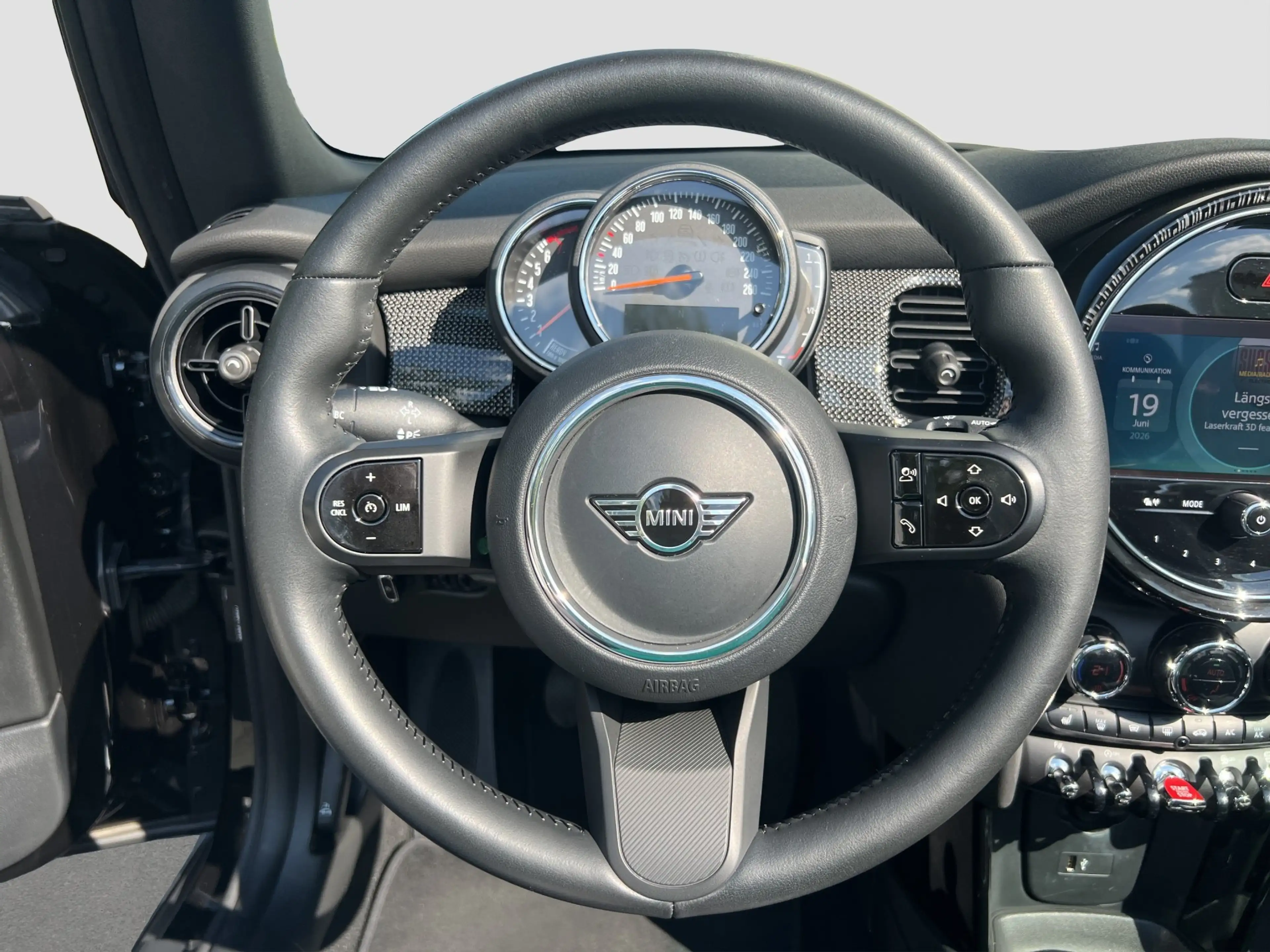 MINI One Cabrio Classic Trim LED Navi Carplay Tempo — photo 13