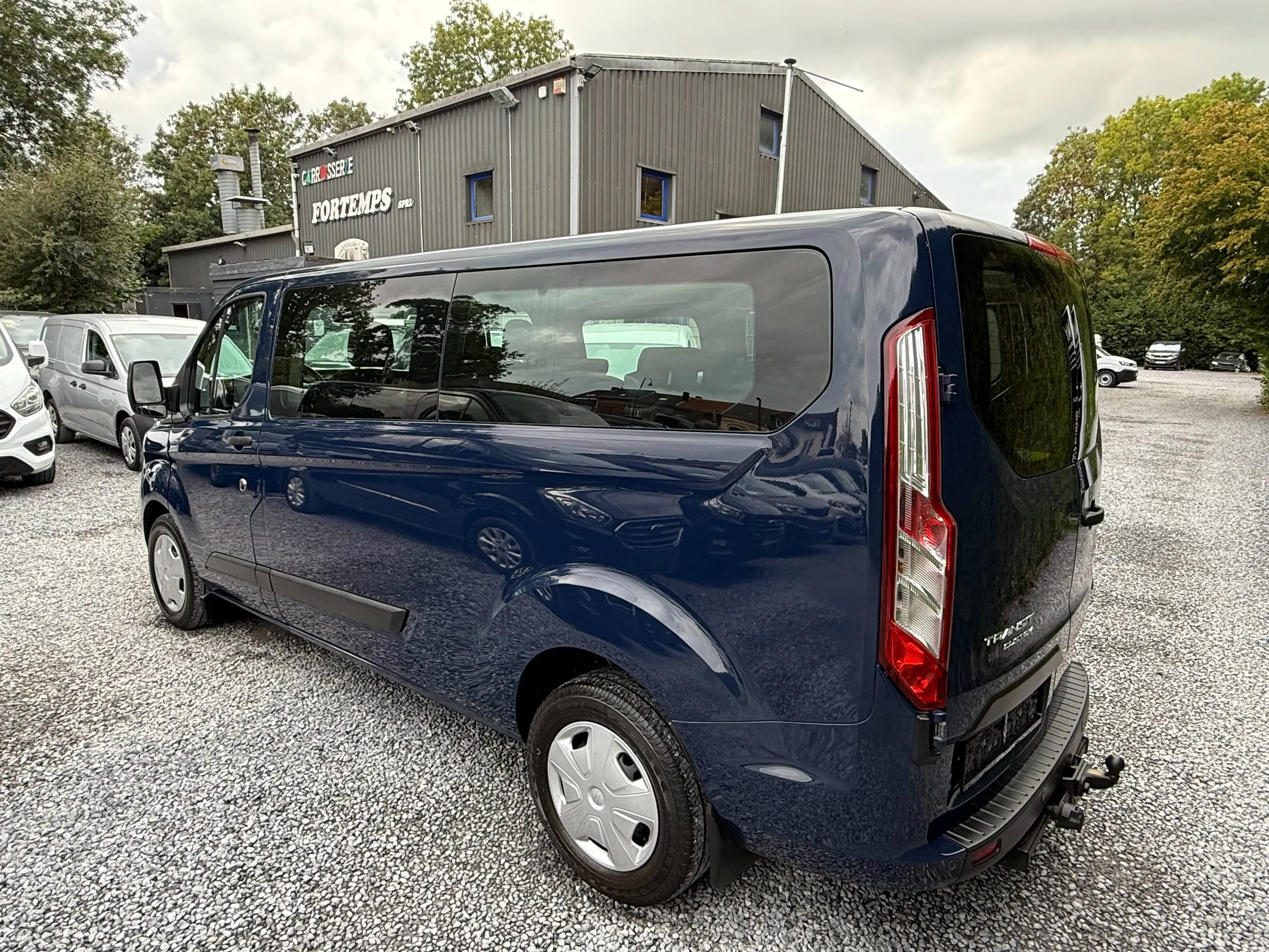 Ford Transit Custom 2.0 TDCi - 9 PLACES  - 131 CHX - 101.000 KM - EURO 6b - TVA DEDUCTIBLE - A VOIR - — photo 4