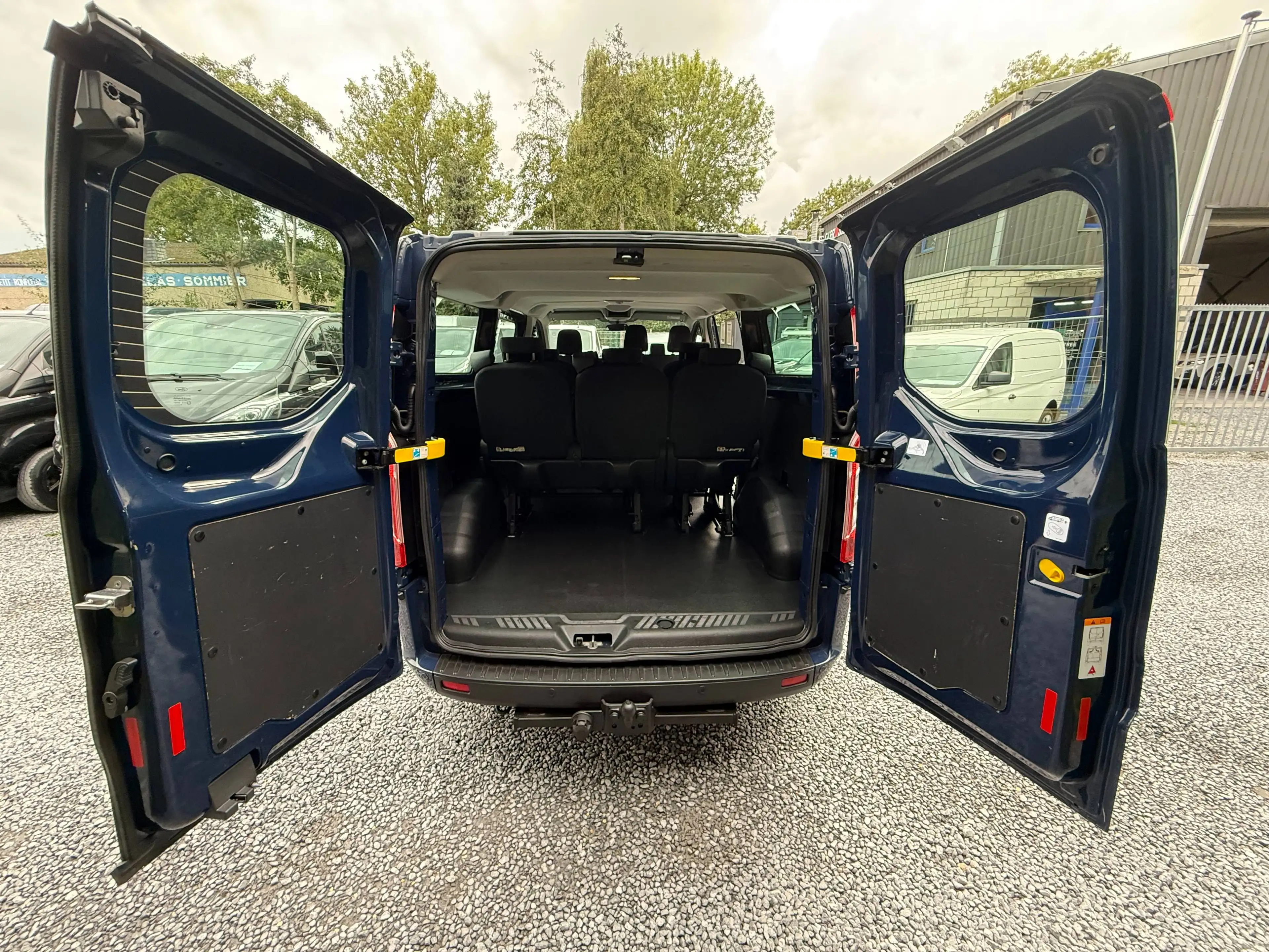Ford Transit Custom 2.0 TDCi - 9 PLACES  - 131 CHX - 101.000 KM - EURO 6b - TVA DEDUCTIBLE - A VOIR - — photo 11
