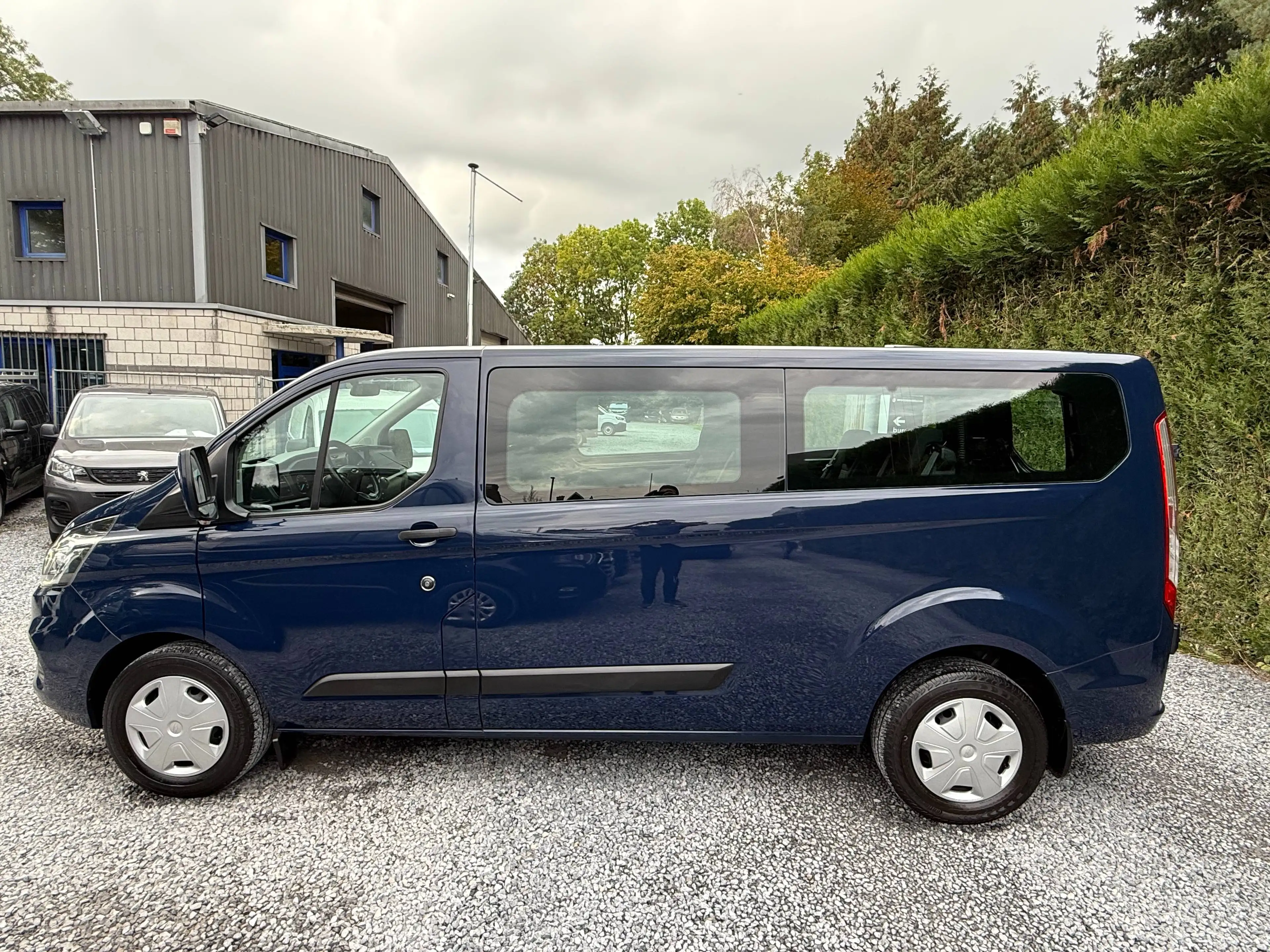 Ford Transit Custom 2.0 TDCi - 9 PLACES  - 131 CHX - 101.000 KM - EURO 6b - TVA DEDUCTIBLE - A VOIR - — photo 3