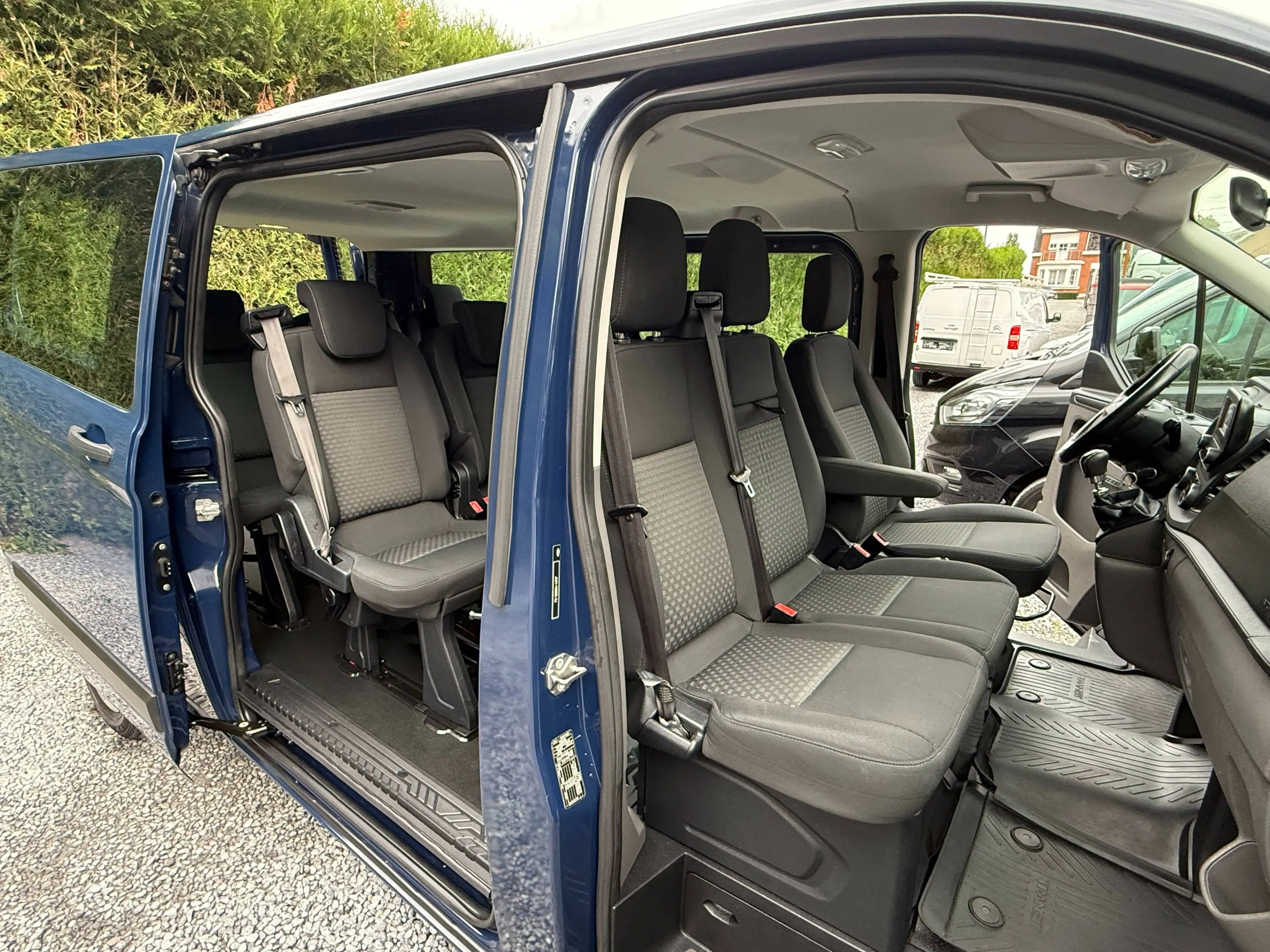 Ford Transit Custom 2.0 TDCi - 9 PLACES  - 131 CHX - 101.000 KM - EURO 6b - TVA DEDUCTIBLE - A VOIR - — photo 14
