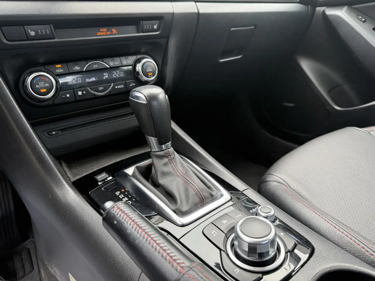 Mazda 3 снимка Mazda 3