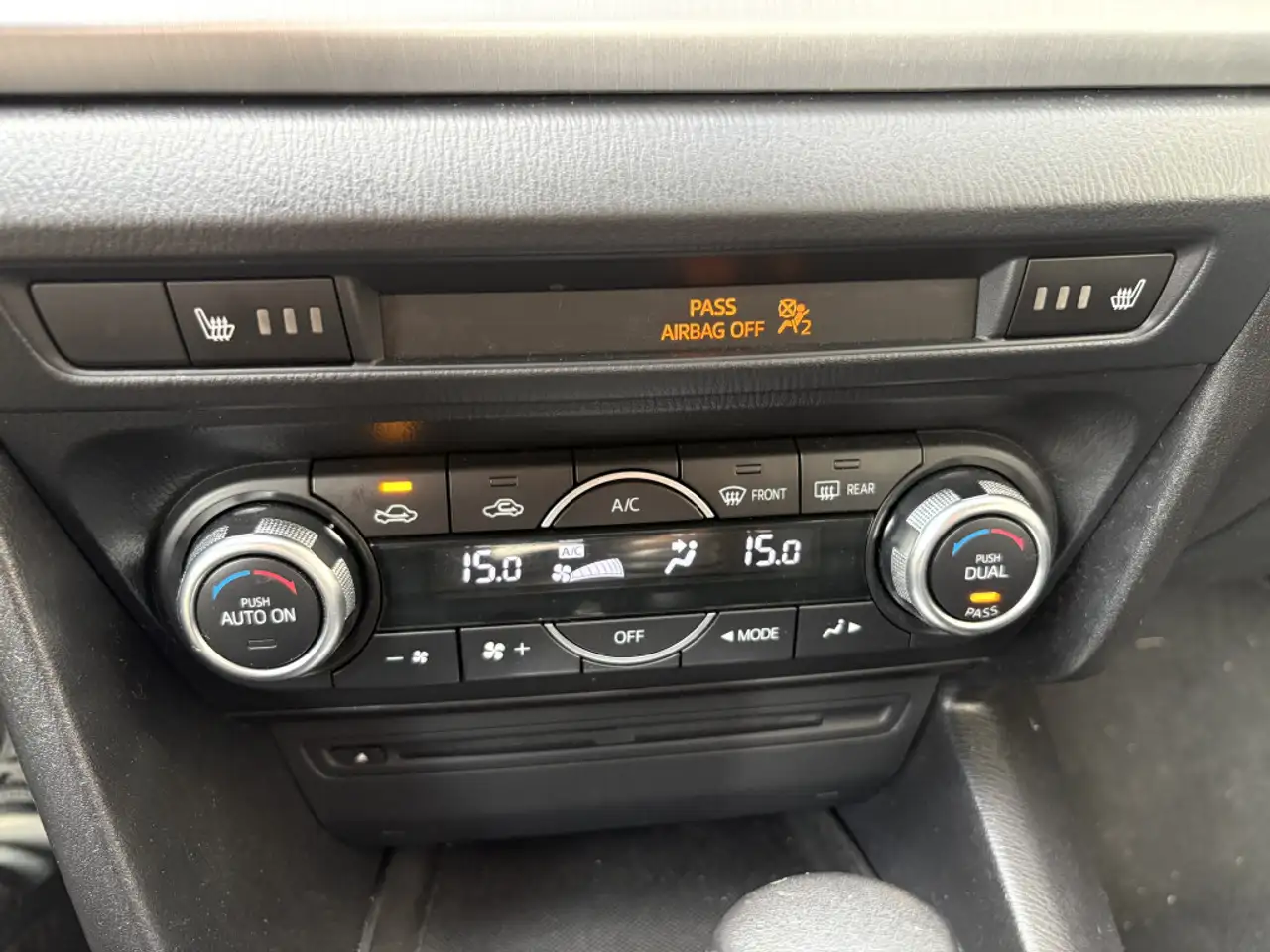 Mazda 3 снимка Mazda 3