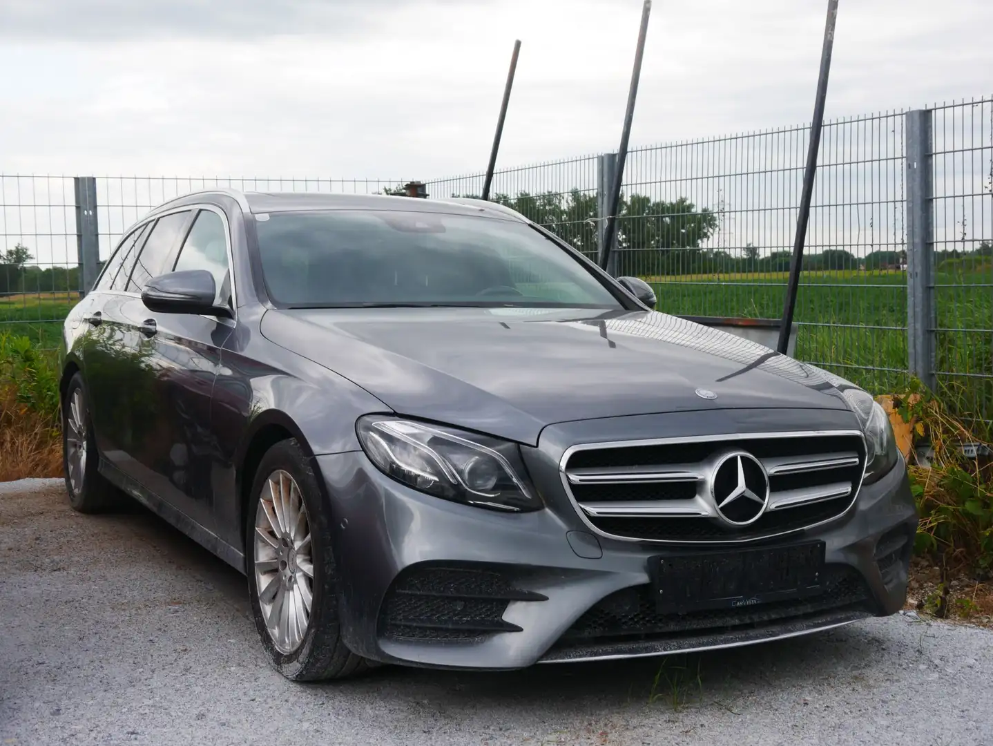 Mercedes-Benz E 220 AMG Line d Aut. Grau - 2