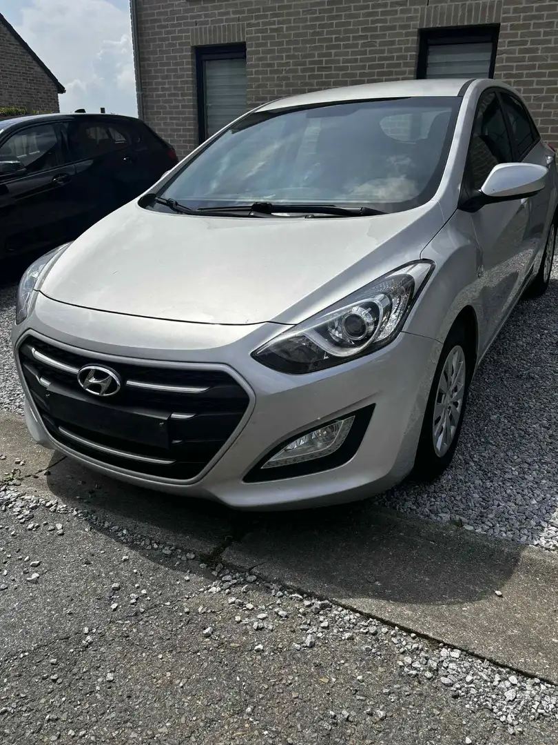 Hyundai i30 1er prop//Autom// 12M garantie Gris - 1