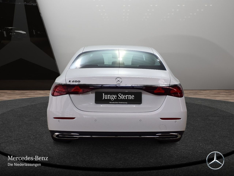 Mercedes-Benz E 200 Avantgarde Distr. LED Kamera Spurhalt-Ass 9G — photo 9