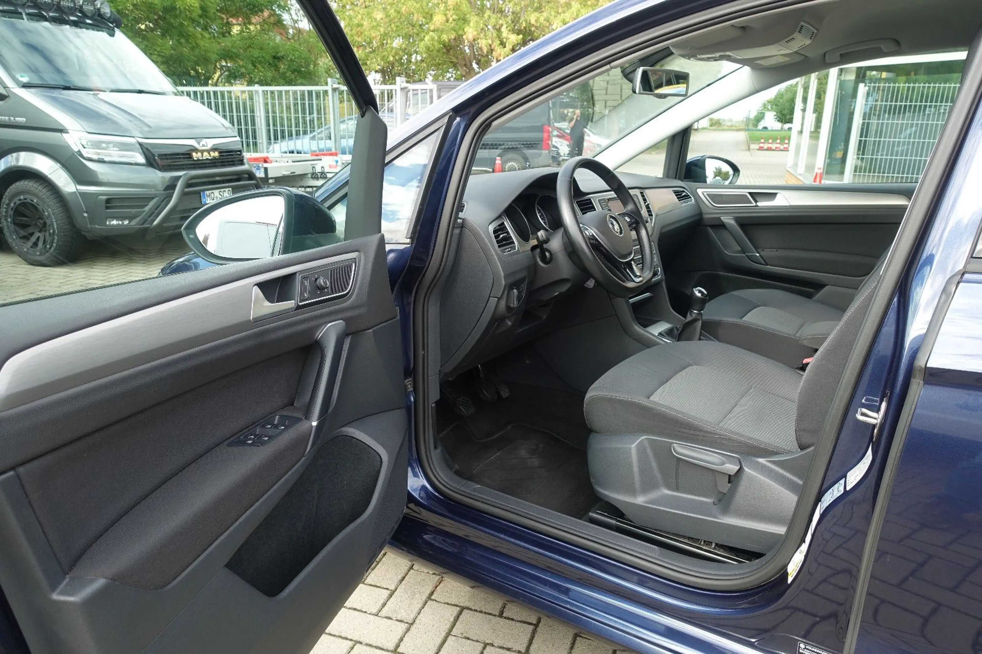 Volkswagen Golf Sportsvan VII*2-Z Klima*Tempomat*Navi*PDC* — photo 10